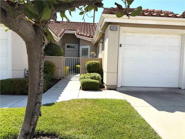 MLS: OC25190142 Condo For Sale