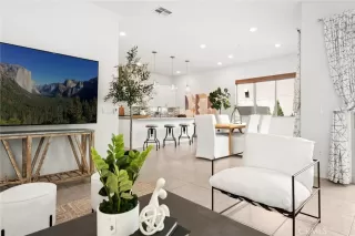 Photo #4: OC25190472 Listing