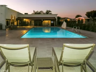 Photo #4: OC25190673 Listing