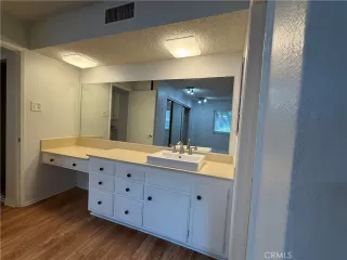 Photo #4: OC25190762 Listing 