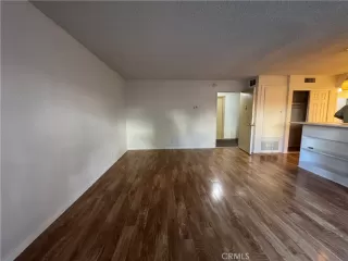 Photo #5: OC25190762 Listing 