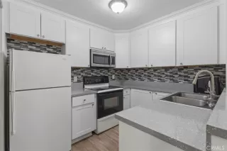 Photo #4: OC25191270 Listing 