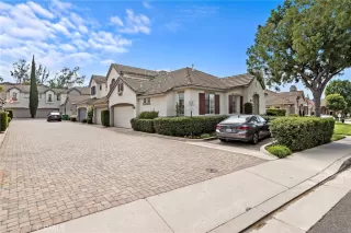 Photo #5: OC25191818 Listing 