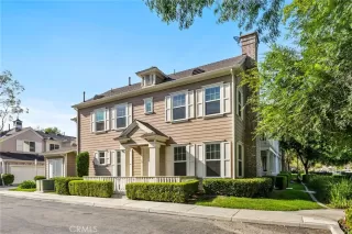 More Details about MLS # OC25192200 : 18 ATTLEBORO