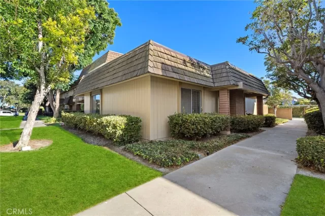 MLS: OC25192264 Condo For Sale