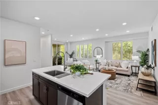 More Details about MLS # OC25192422 : 51 PLATEAU