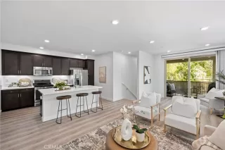 Photo #6: OC25192422 Listing 