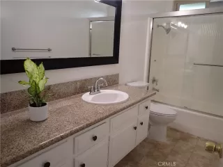 Photo #4: OC25193031 Listing