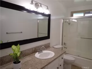 Photo #5: OC25193031 Listing