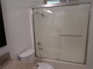 Photo #6: OC25193031 Listing