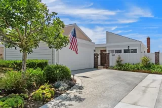 Photo #5: OC25193122 Listing