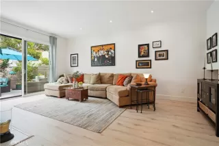 Photo #4: OC25193207 Listing 