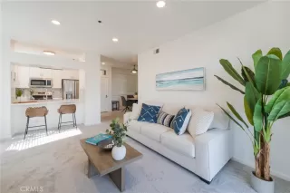 Photo #4: OC25193501 Listing 