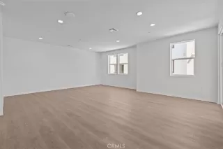 Photo #5: OC25193716 Listing 