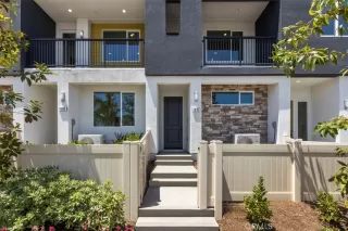 Photo #1: OC25193772 Listing