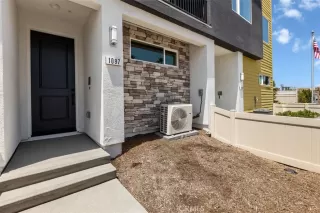 Photo #2: OC25193772 Listing