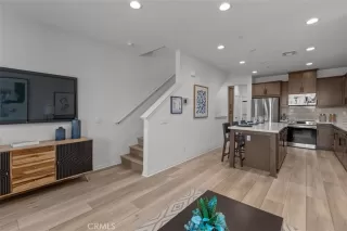 Photo #4: OC25193772 Listing