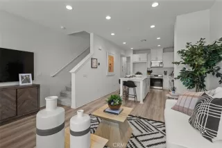 Photo #5: OC25193779 Listing 