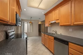 Photo #6: OC25194514 Listing