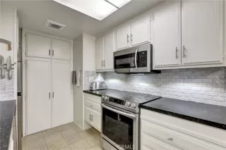 Photo #3: OC25194543 Listing 