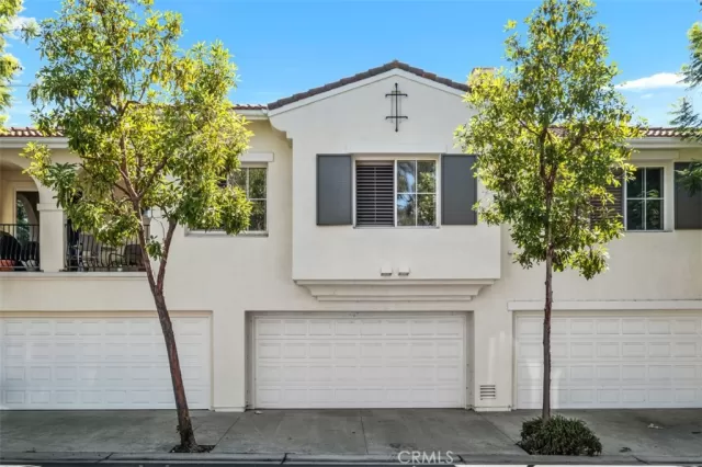 MLS: OC25194644 Condo For Sale