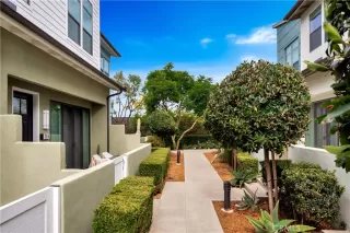 Photo #2: OC25194821 Listing 