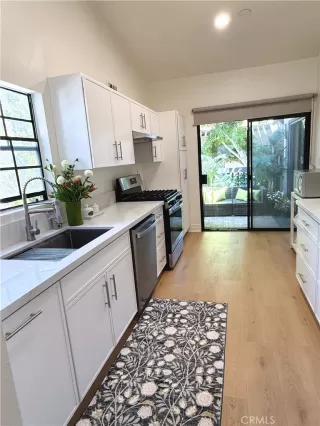 Photo #2: OC25195010 Listing