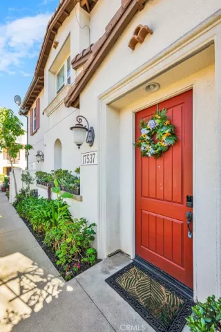 Photo #3: OC25195408 Listing