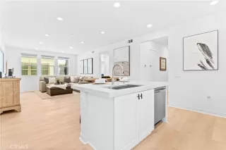 Photo #4: OC25195525 Listing 