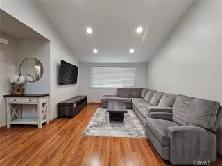 Photo #1: OC25196354 Listing 