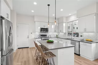 Photo #4: OC25196562 Listing 