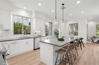 Photo #6: OC25196562 Listing 