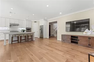 Photo #5: OC25196596 Listing 