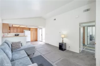 Photo #6: OC25196779 Listing 