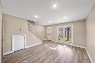 Photo #5: OC25196887 Listing 