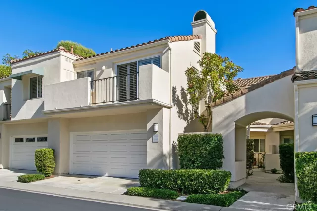 MLS: OC25197007 Condo For Sale