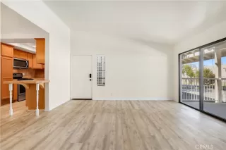 Photo #6: OC25197045 Listing 