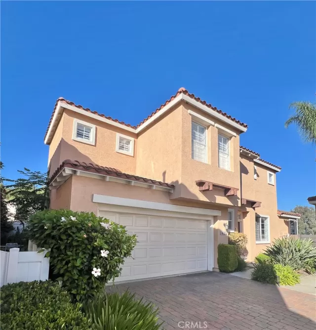 MLS: OC25197311 Condo For Sale