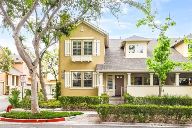 MLS: OC25197367 Condo For Sale