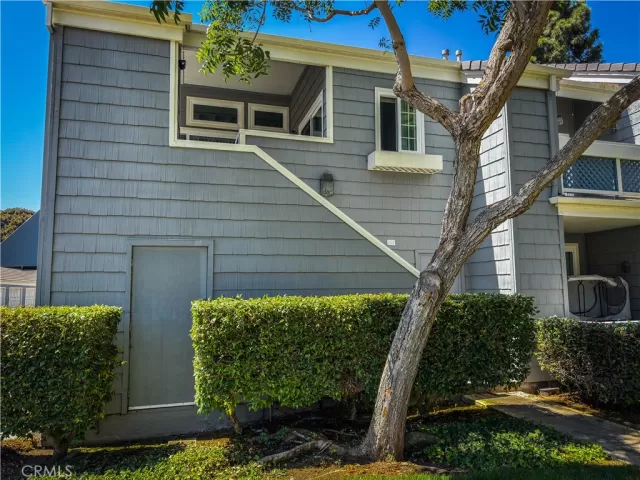 MLS: OC25197641 Condo For Sale