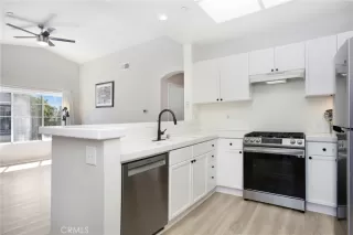 Photo #2: OC25199093 Listing 