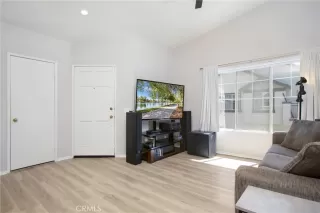 Photo #5: OC25199093 Listing 