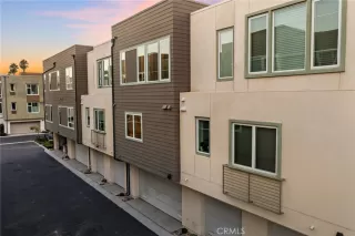 Photo #2: OC25200890 Listing 