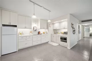 Photo #5: OC25200899 Listing