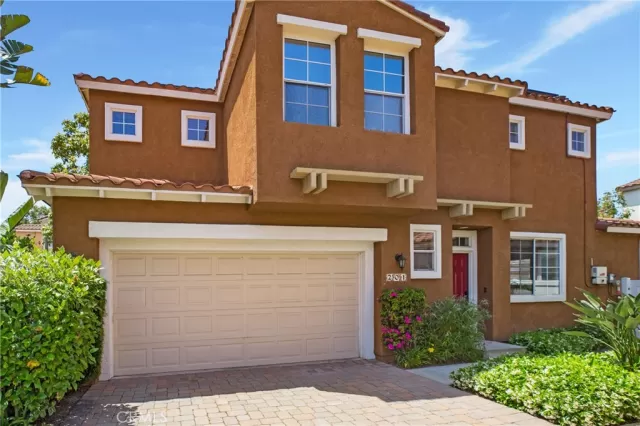 MLS: OC25201051 Condo For Sale