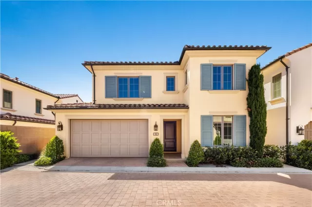 MLS: OC25201058 Condo For Sale