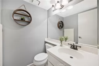 Photo #5: OC25201112 Listing