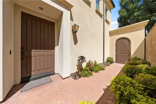 Photo #2: OC25201288 Listing