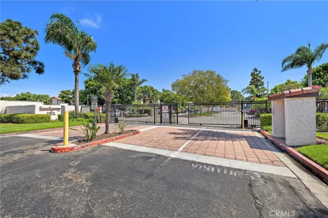 MLS: OC25201313 Condo For Sale