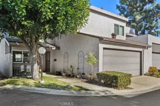 Photo #2: OC25201580 Listing